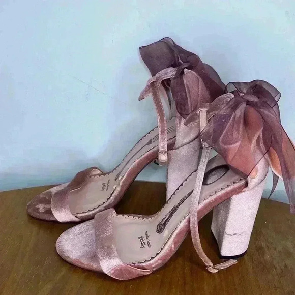 Mayla Classic Giddily Dusty Pink Rose Womens Size 34 Heels Sandals - Picture 3 of 8